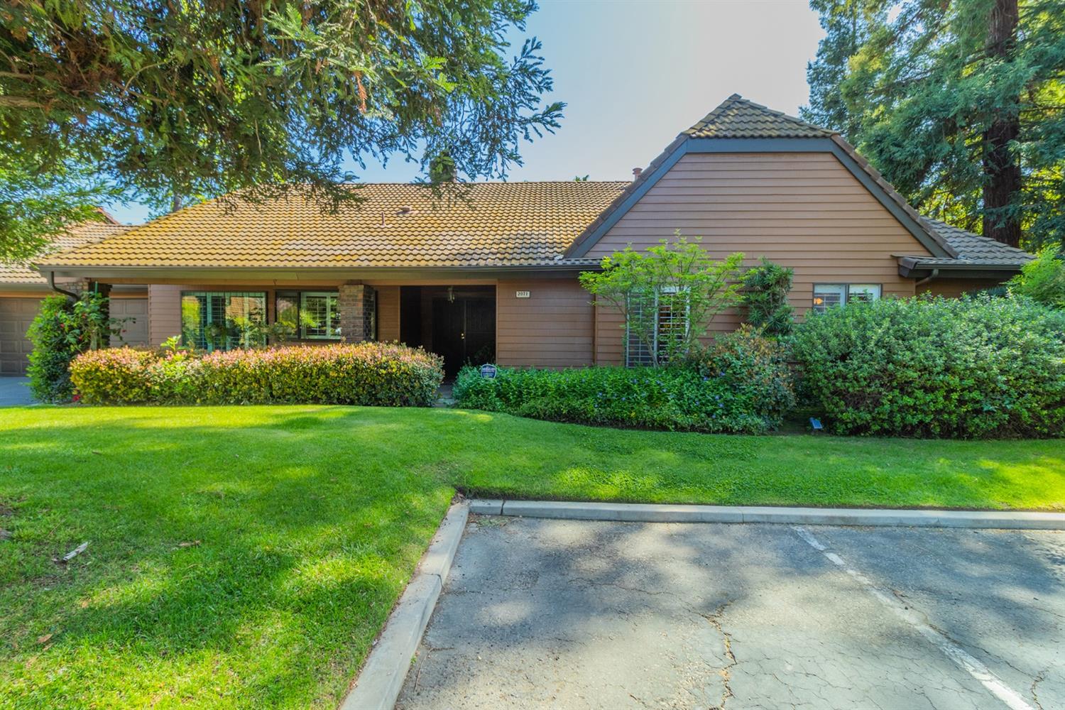 London Properties Fresno Real Estate 2071 W Barstow Ave