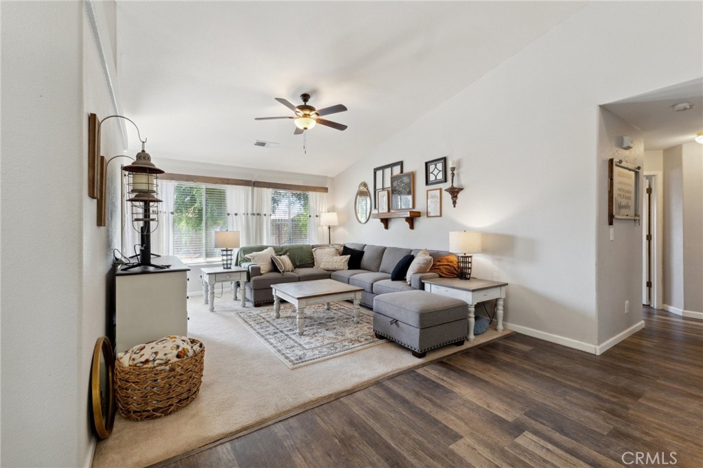 2932 Saginaw Ave, Clovis, CA 93611