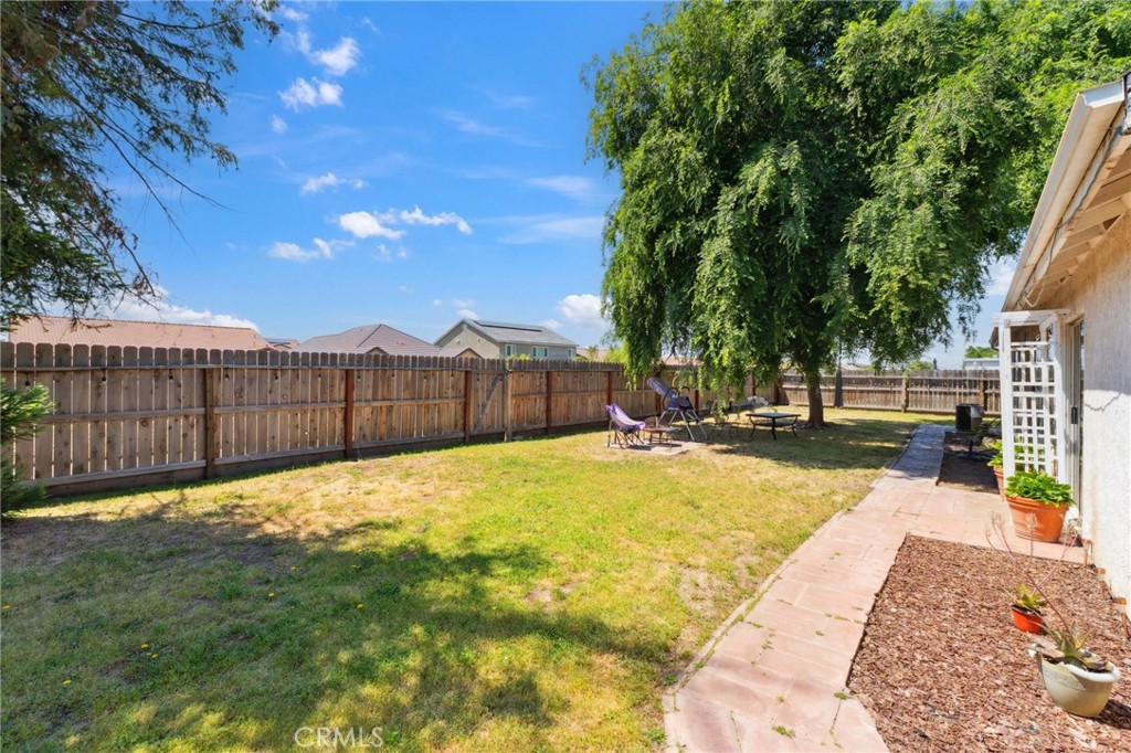 2932 Saginaw Ave, Clovis, CA 93611