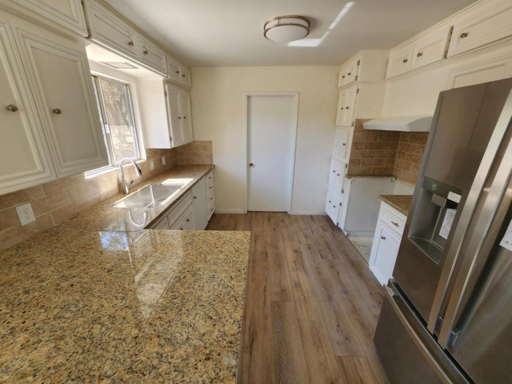 8831 E Herndon Ave, Clovis, CA 93619