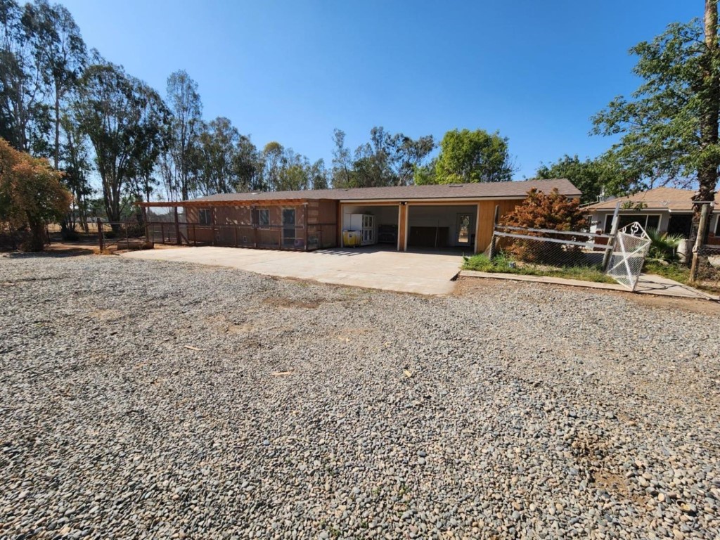 8831 E Herndon Ave, Clovis, CA 93619