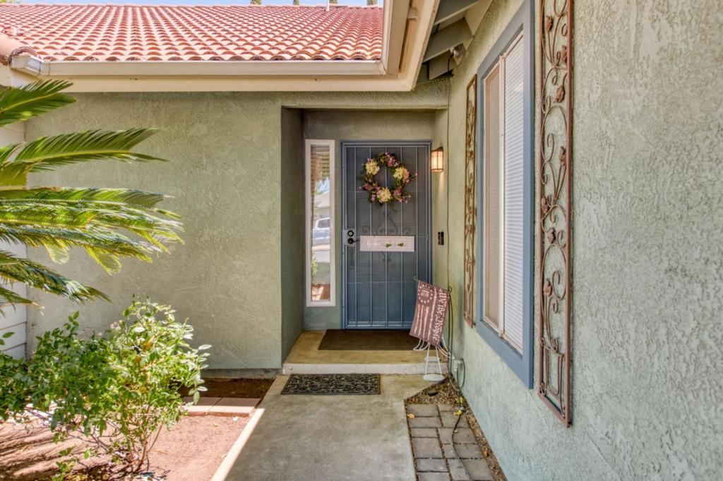 11 Magnolia Ave, Clovis, CA 93611