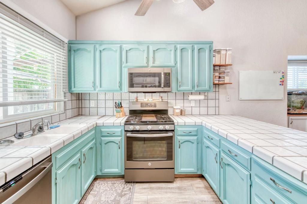 11 Magnolia Ave, Clovis, CA 93611