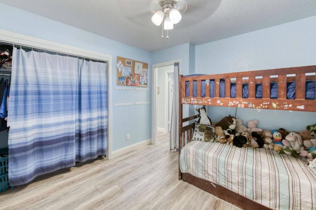 11 Magnolia Ave, Clovis, CA 93611