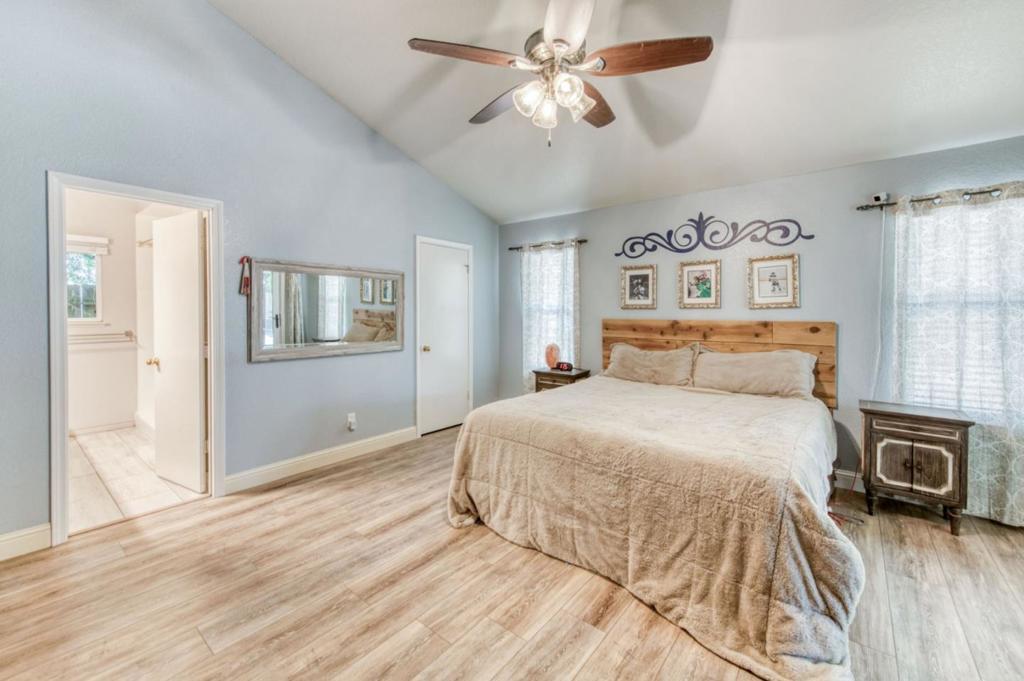 11 Magnolia Ave, Clovis, CA 93611