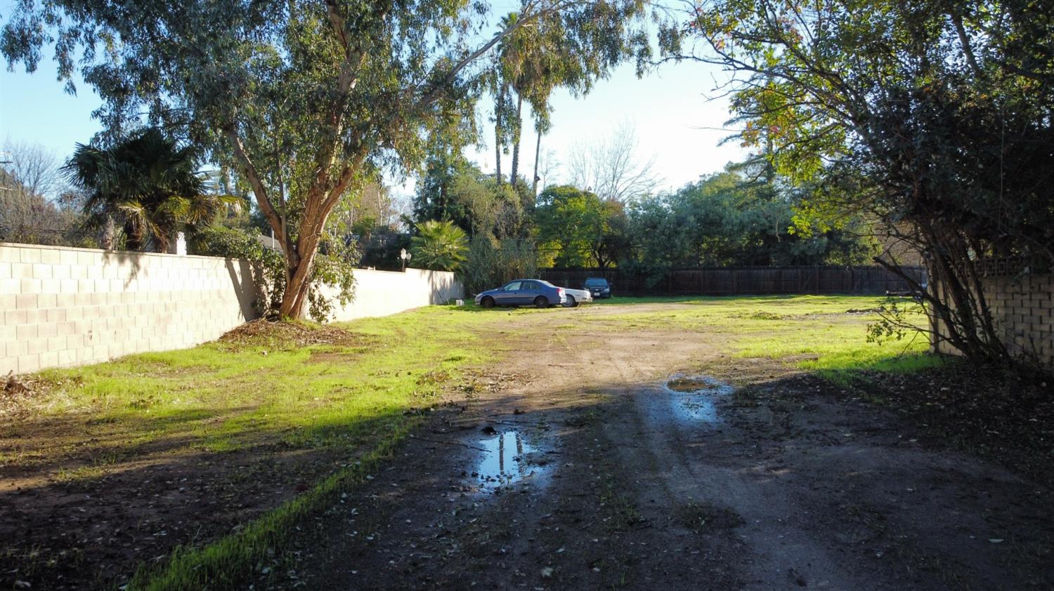 1 Palm Ave, Fresno, CA 93704