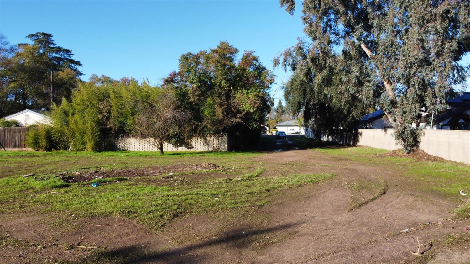 1 Palm Ave, Fresno, CA 93704