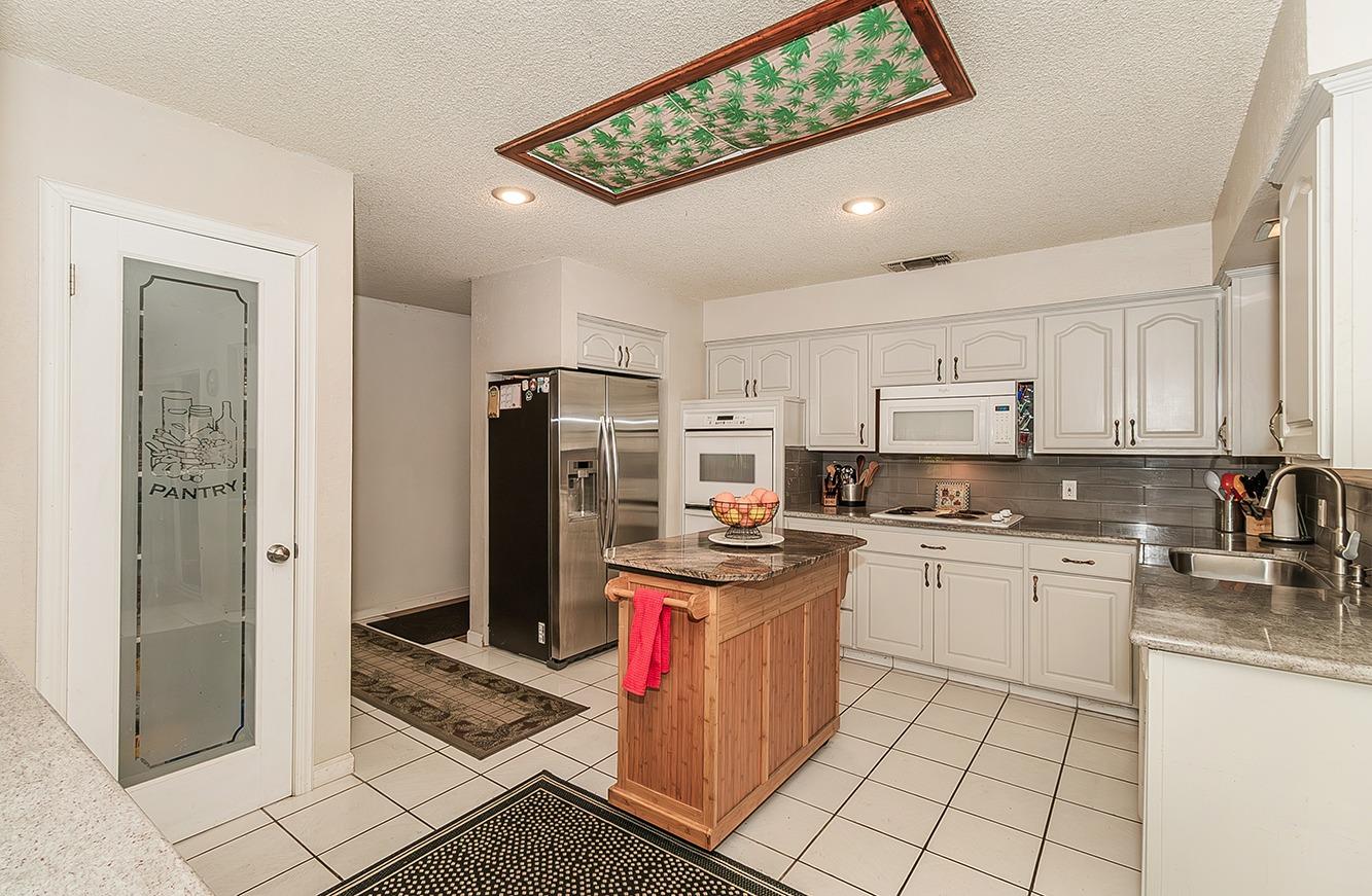 6779 N Woodson Ave, Fresno, CA 93711