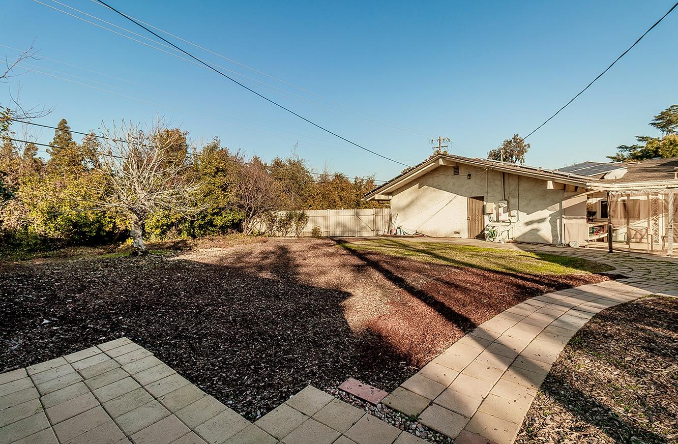 6779 N Woodson Ave, Fresno, CA 93711