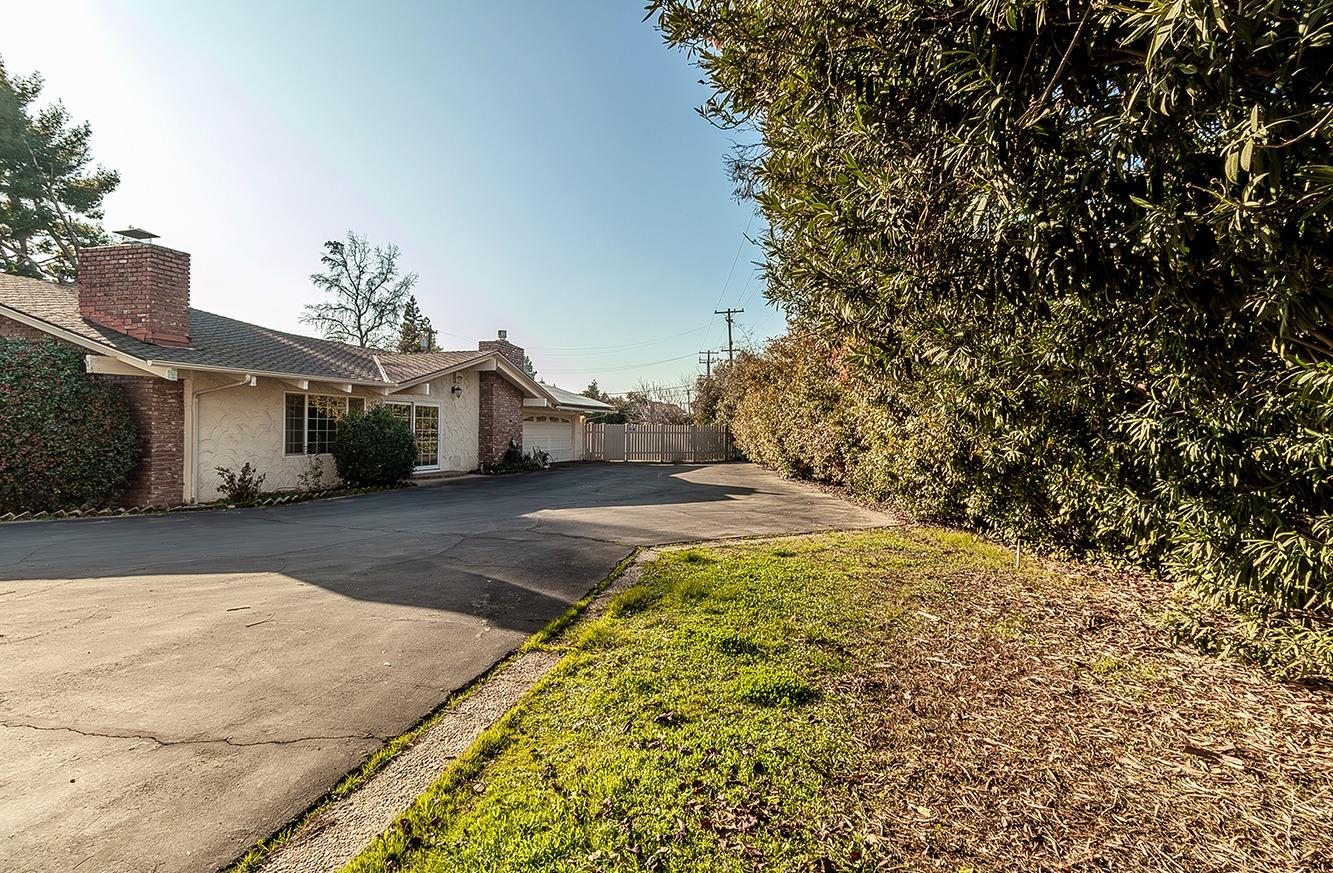 6779 N Woodson Ave, Fresno, CA 93711