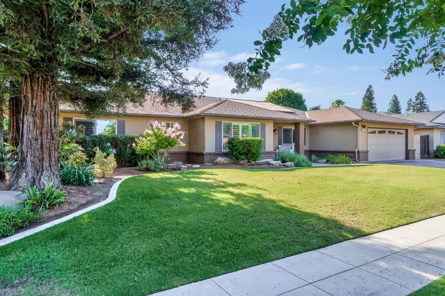 6658 N Thorne Ave, Fresno, CA 93711