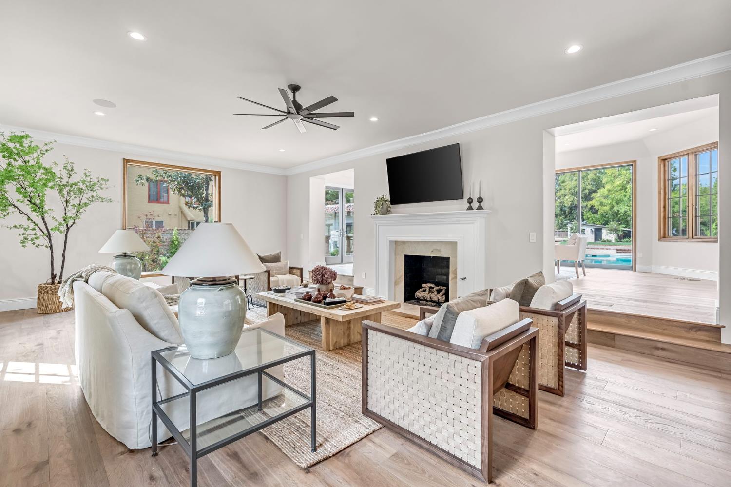 4689 N Van Ness Blvd, Fresno, CA 93704