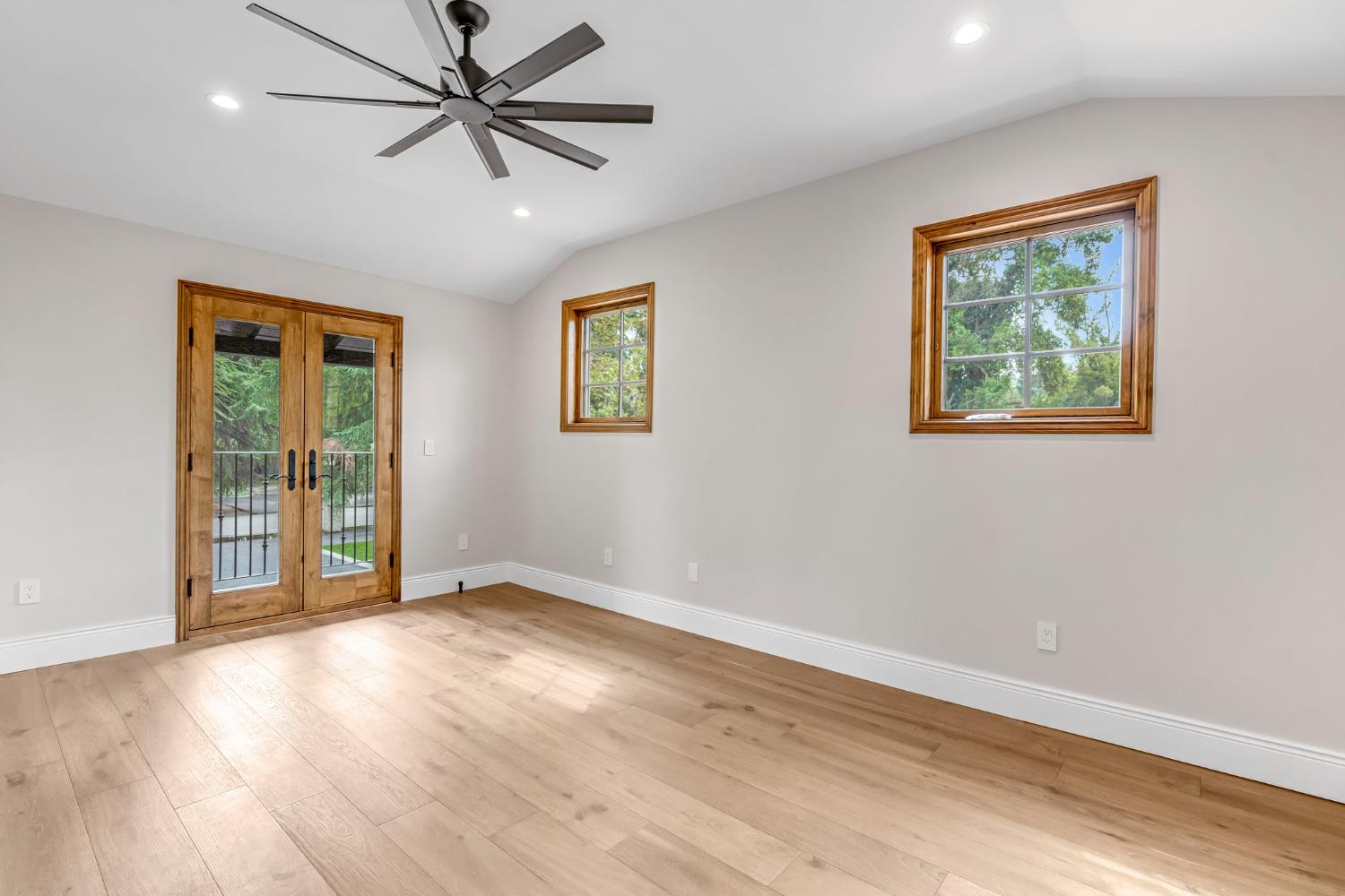 4689 N Van Ness Blvd, Fresno, CA 93704