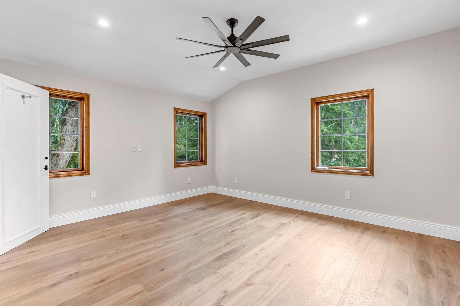 4689 N Van Ness Blvd, Fresno, CA 93704