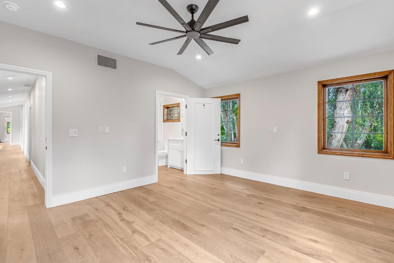 4689 N Van Ness Blvd, Fresno, CA 93704