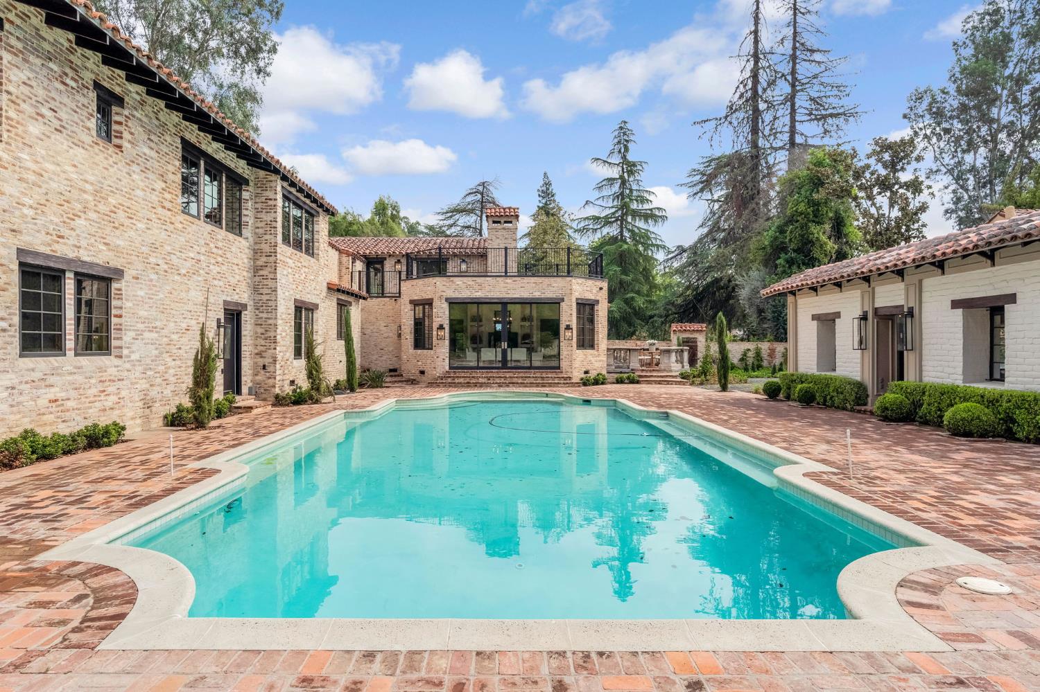 4689 N Van Ness Blvd, Fresno, CA 93704