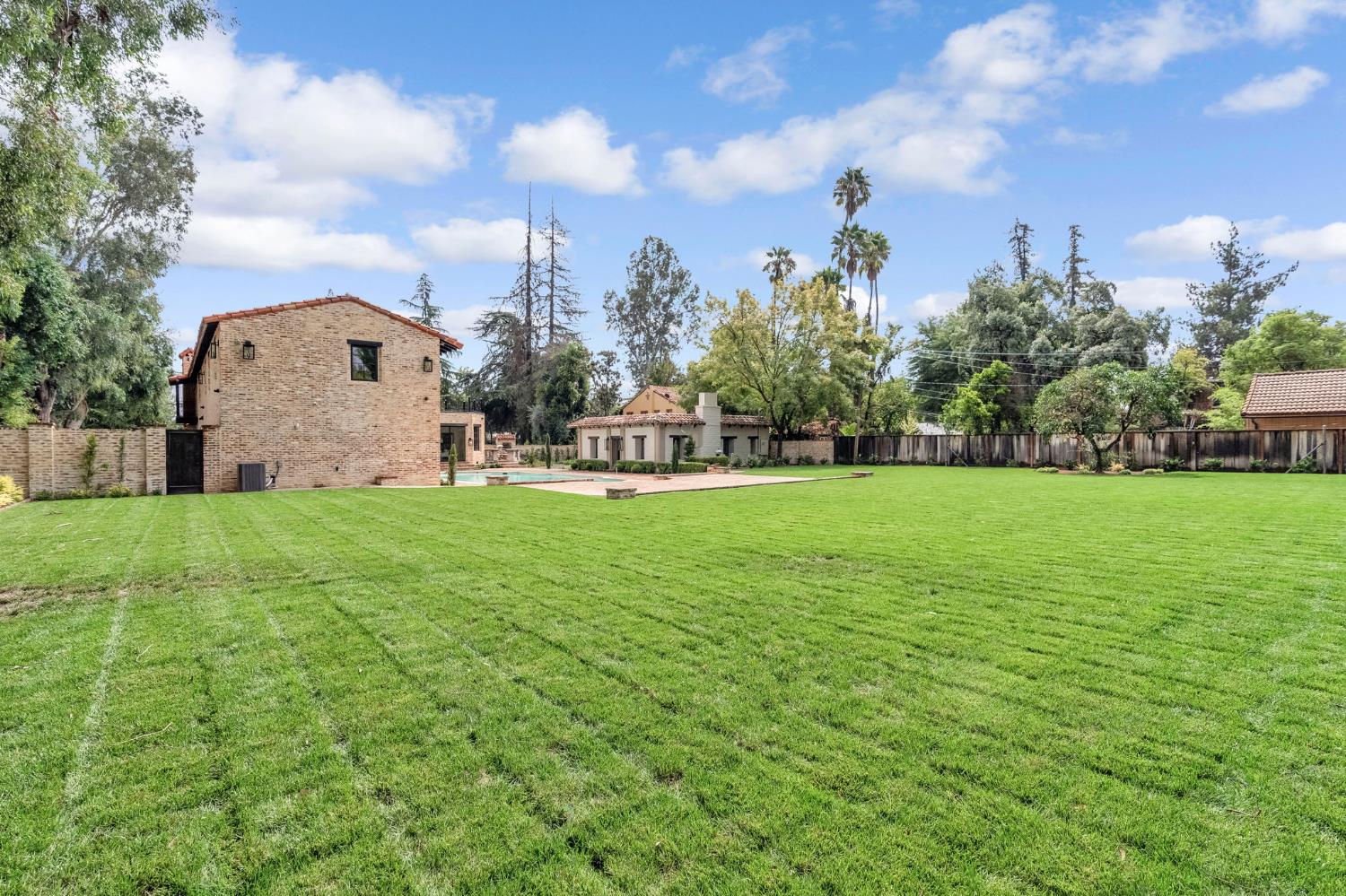 4689 N Van Ness Blvd, Fresno, CA 93704