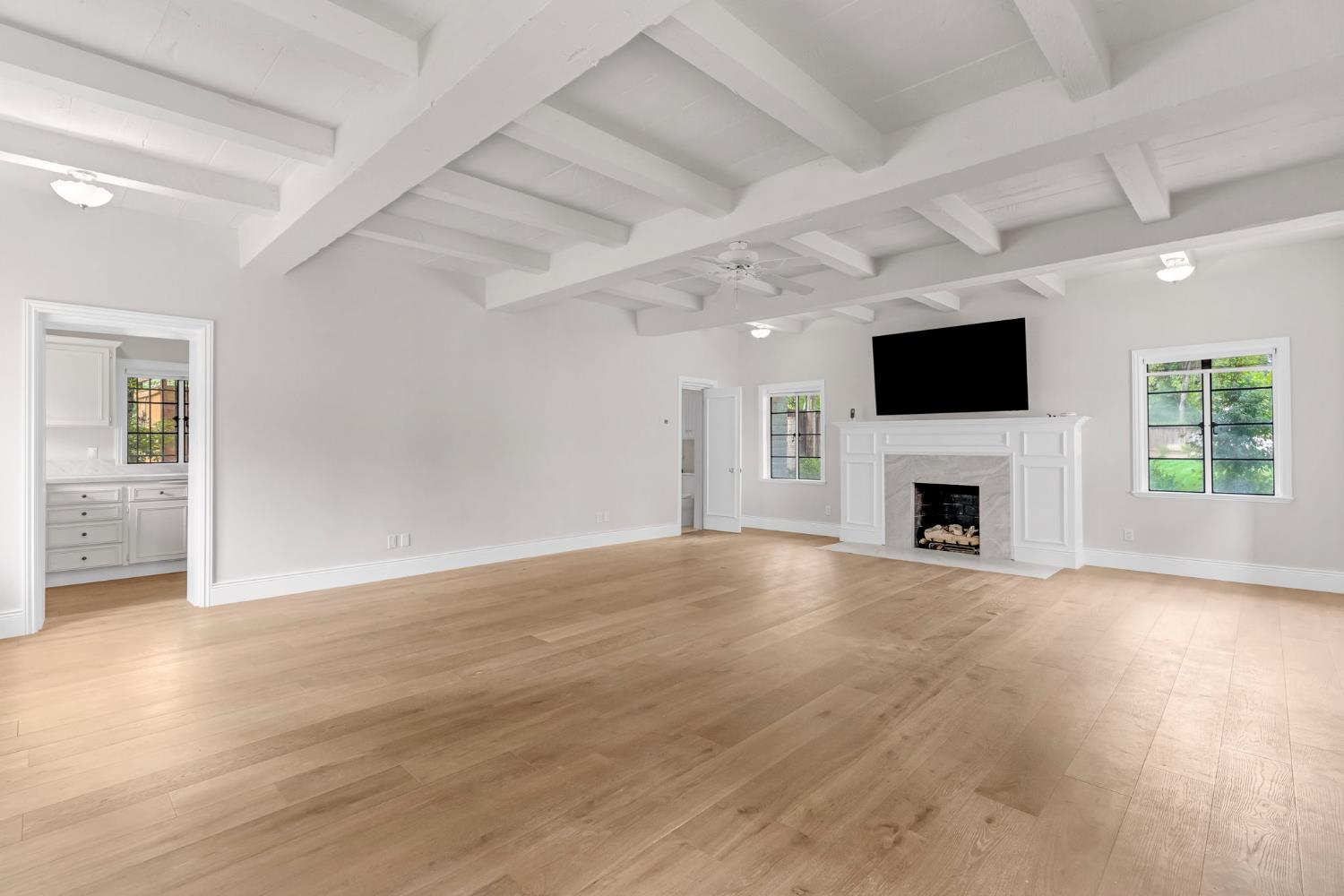 4689 N Van Ness Blvd, Fresno, CA 93704