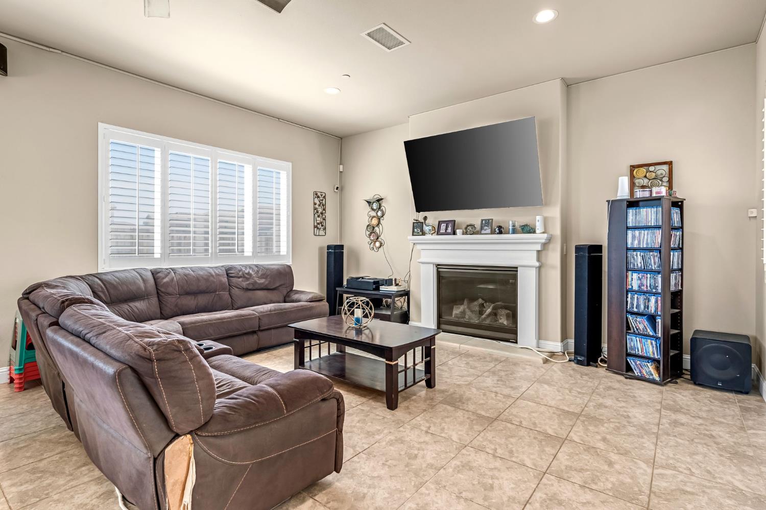 2468 Montana Ave, Clovis, CA 93619
