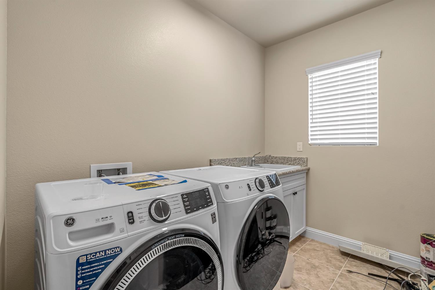 2468 Montana Ave, Clovis, CA 93619