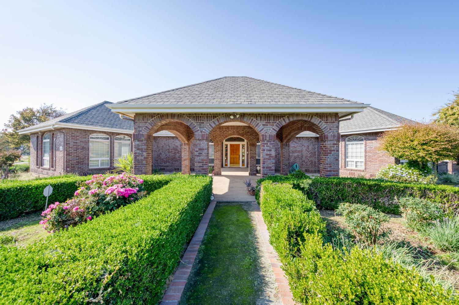 4715 E Copper Ave, Clovis, CA 93619