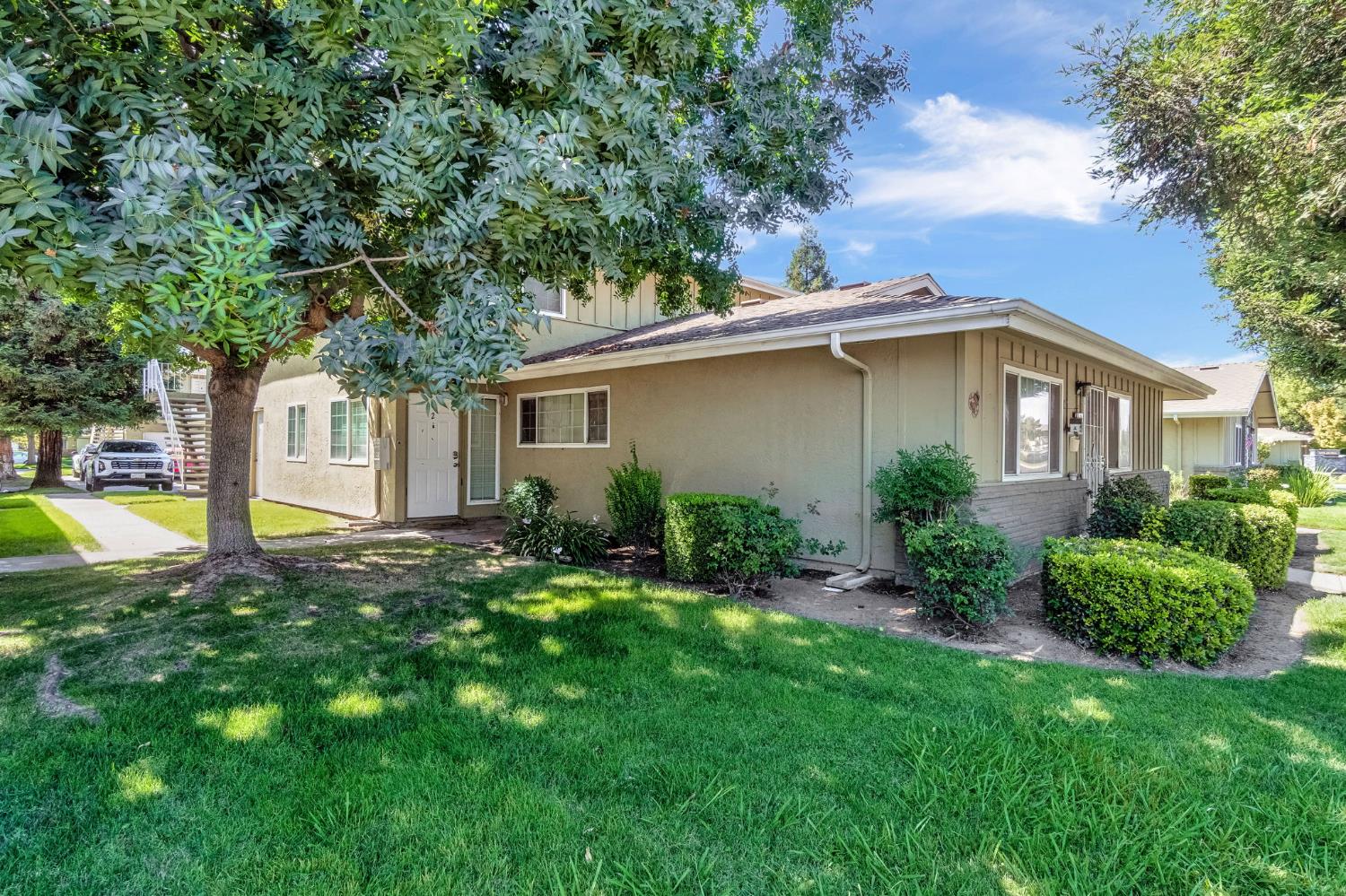 2244 Peach Ave #4, Clovis, CA 93612