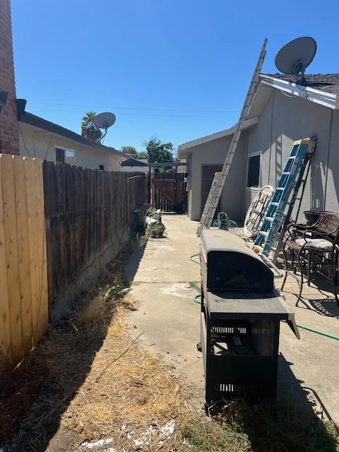 621 W Pat Dr W, Clovis, CA 93612