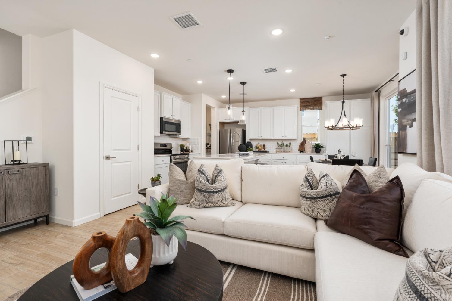 1474 Pioneer Ln, Clovis, CA 93619