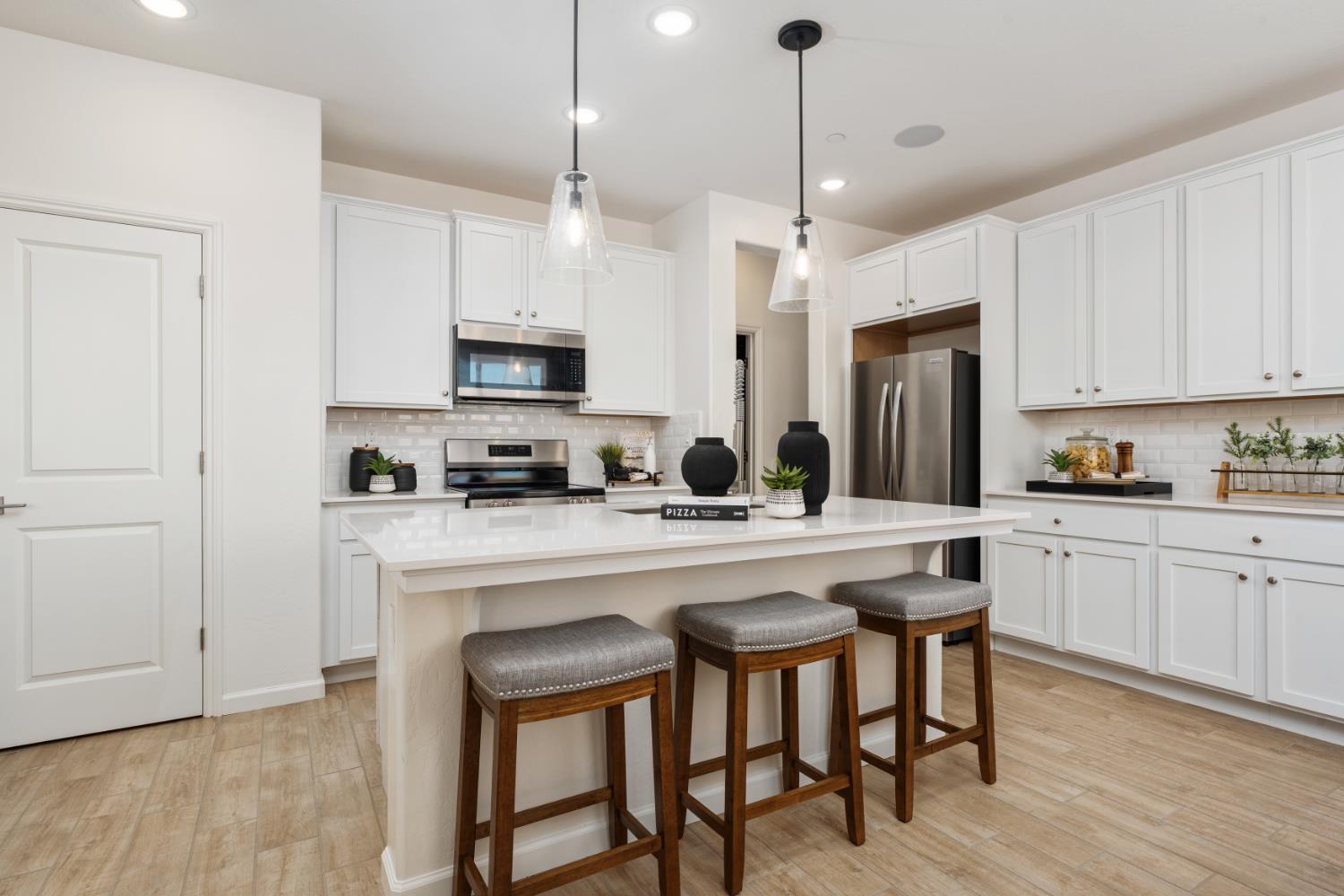 1474 Pioneer Ln, Clovis, CA 93619