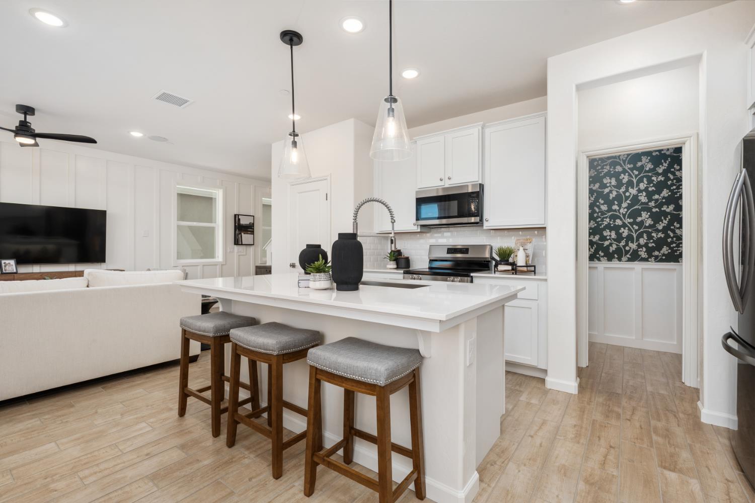 1474 Pioneer Ln, Clovis, CA 93619
