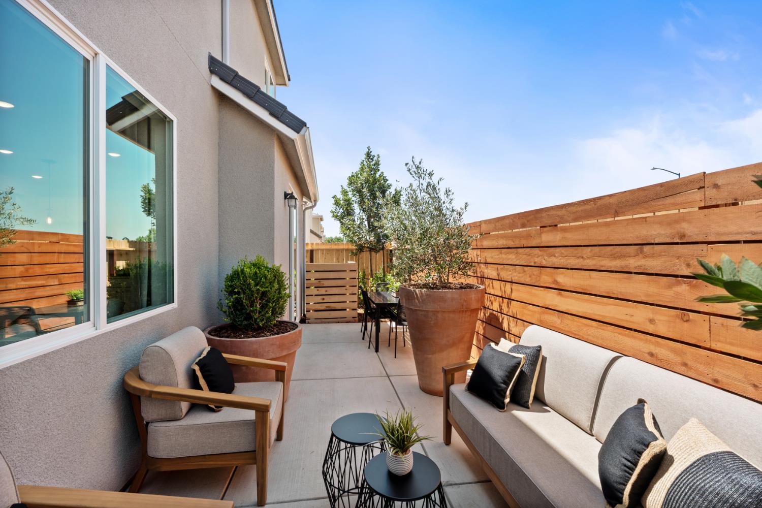 1474 Pioneer Ln, Clovis, CA 93619