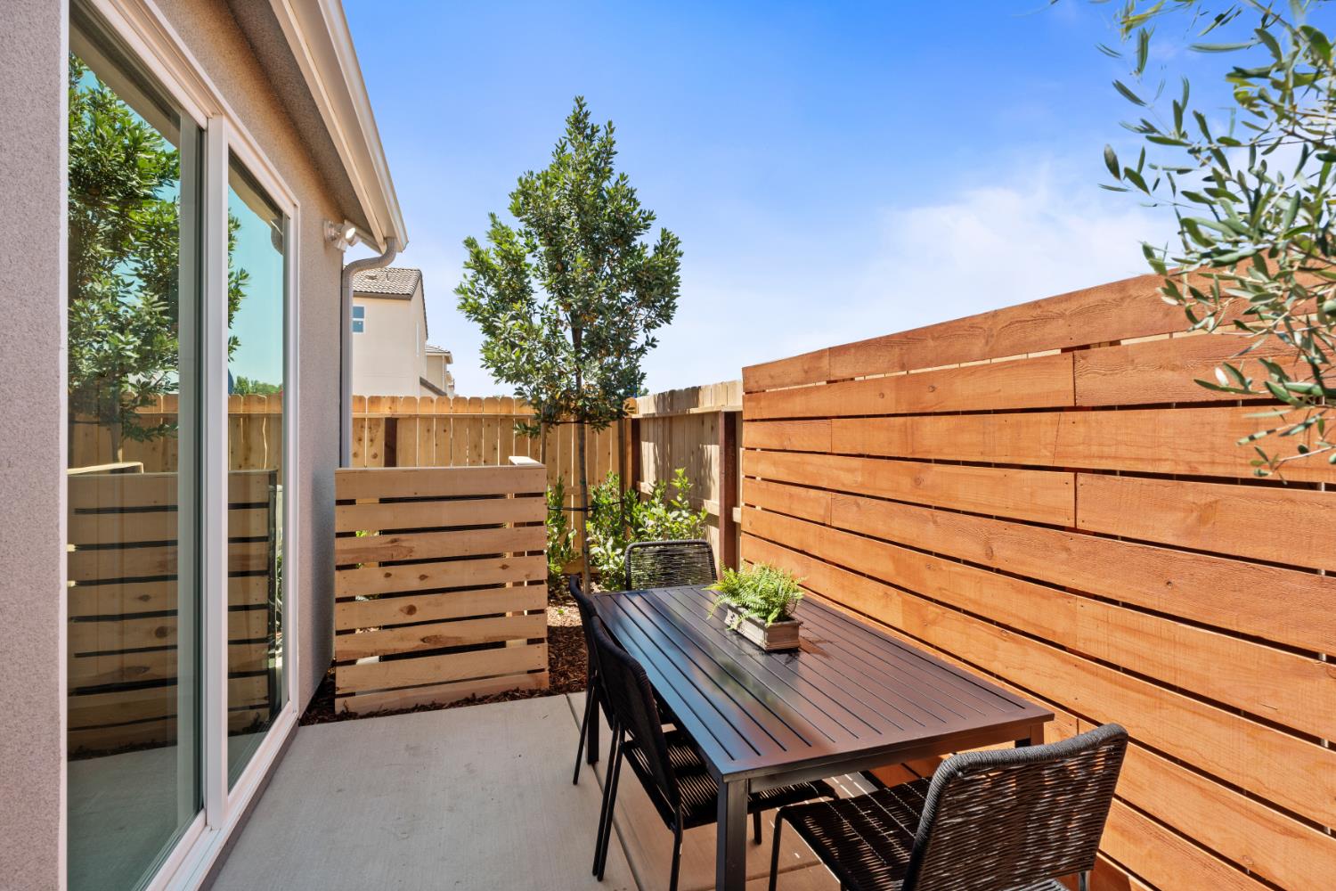 1474 Pioneer Ln, Clovis, CA 93619