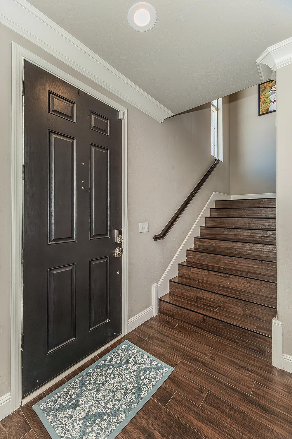 986 Encino Ave, Clovis, CA 93619