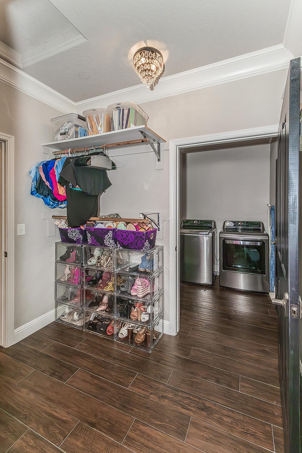 986 Encino Ave, Clovis, CA 93619