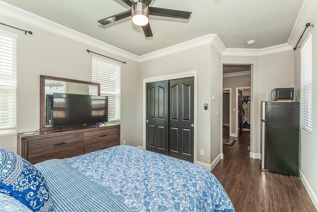 986 Encino Ave, Clovis, CA 93619