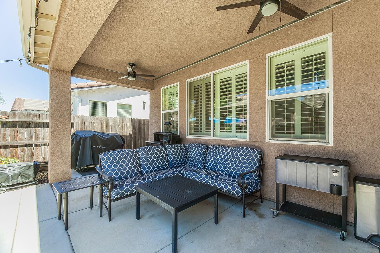 986 Encino Ave, Clovis, CA 93619