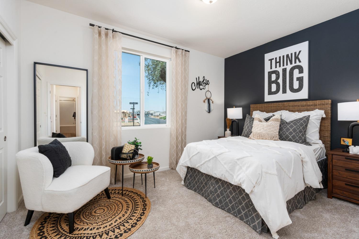 1689 Bloom Ave, Clovis, CA 93619