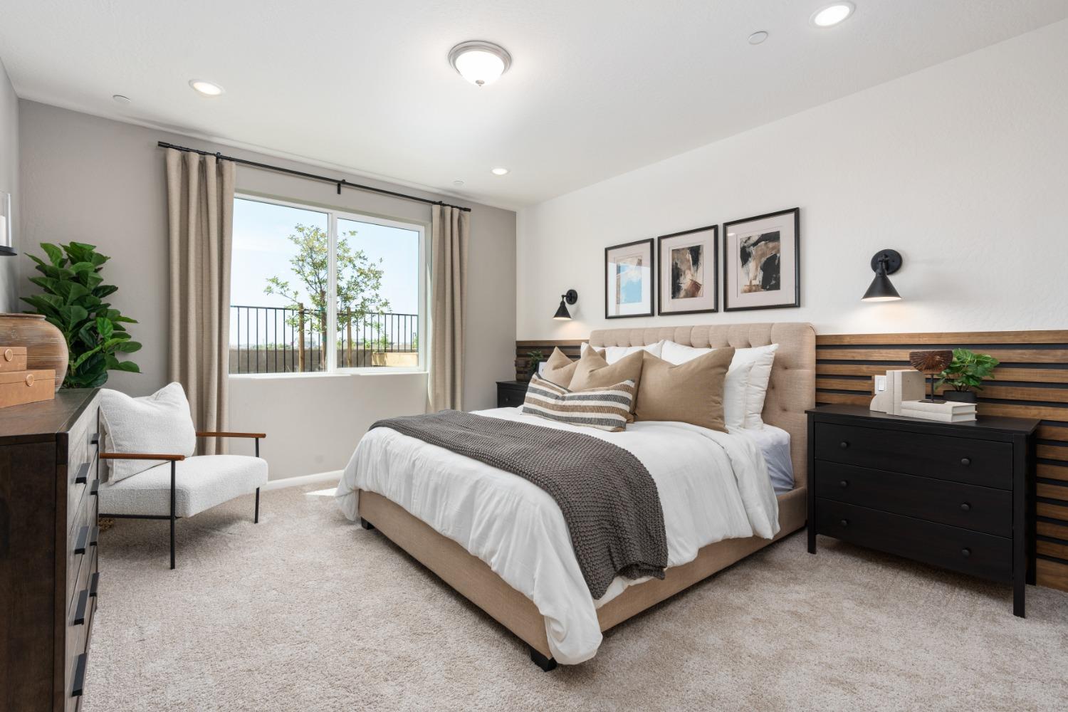 1689 Bloom Ave, Clovis, CA 93619