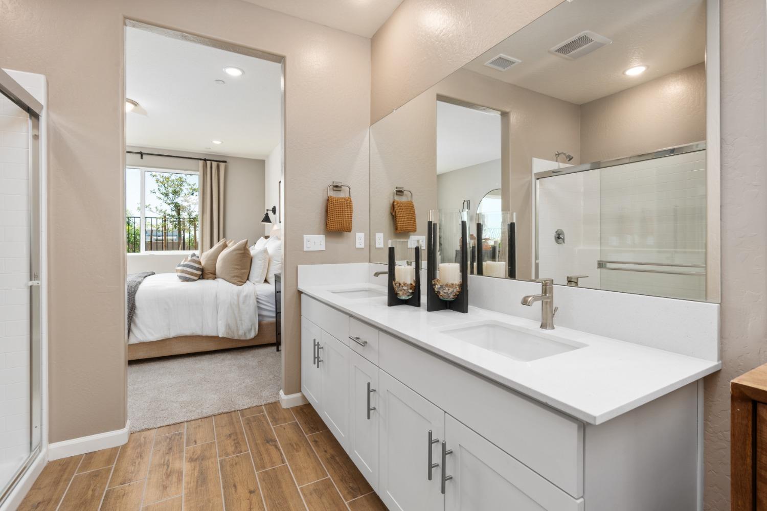 1689 Bloom Ave, Clovis, CA 93619