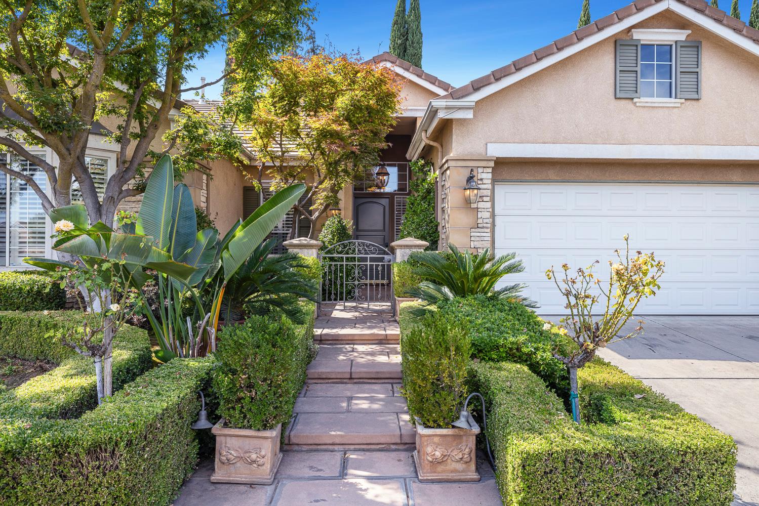 2190 W Via Cipressi, Fresno, CA 93711