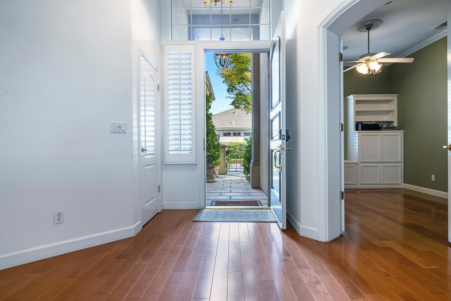 2190 W Via Cipressi, Fresno, CA 93711