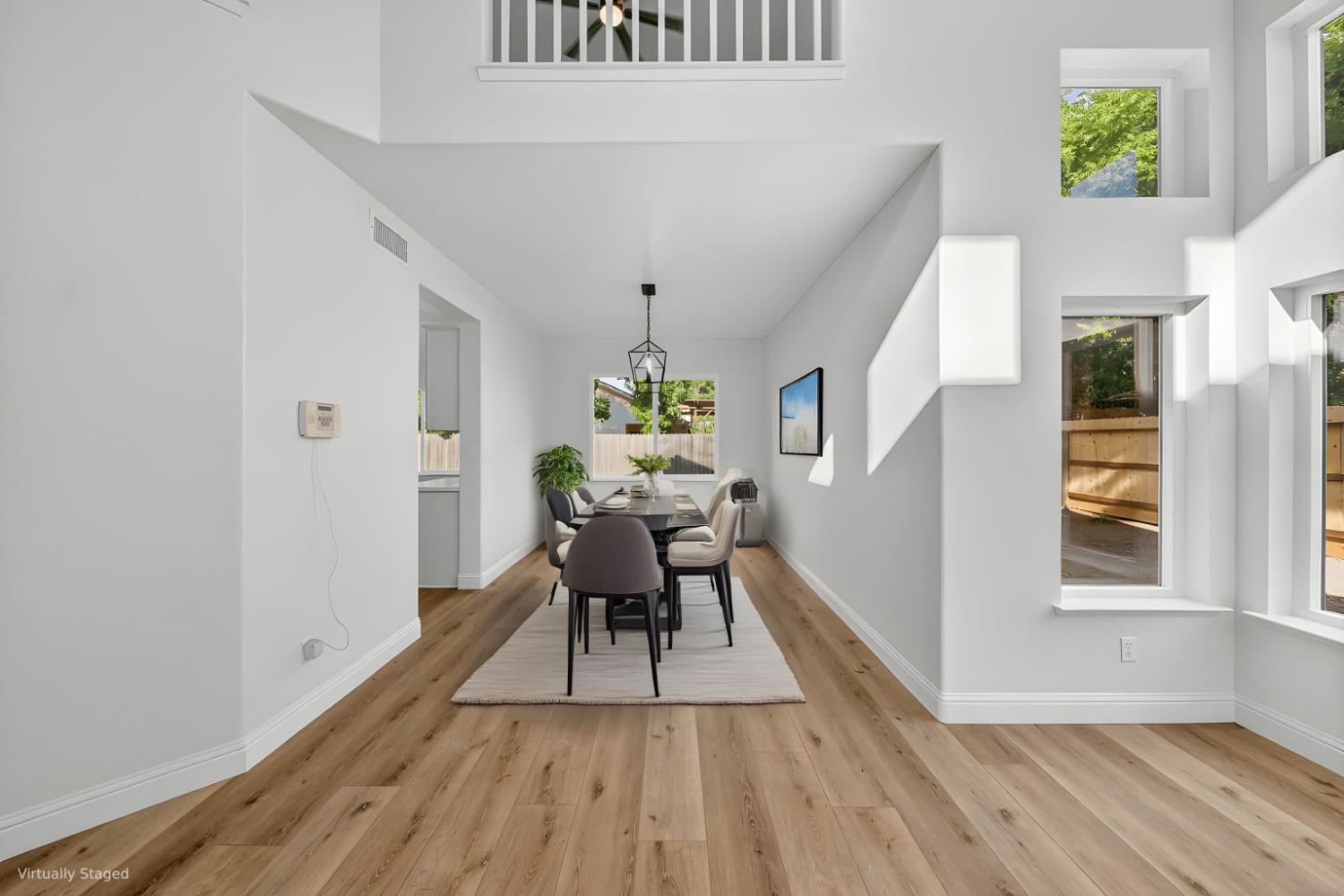 1042 N Stanford Ave, Clovis, CA 93611