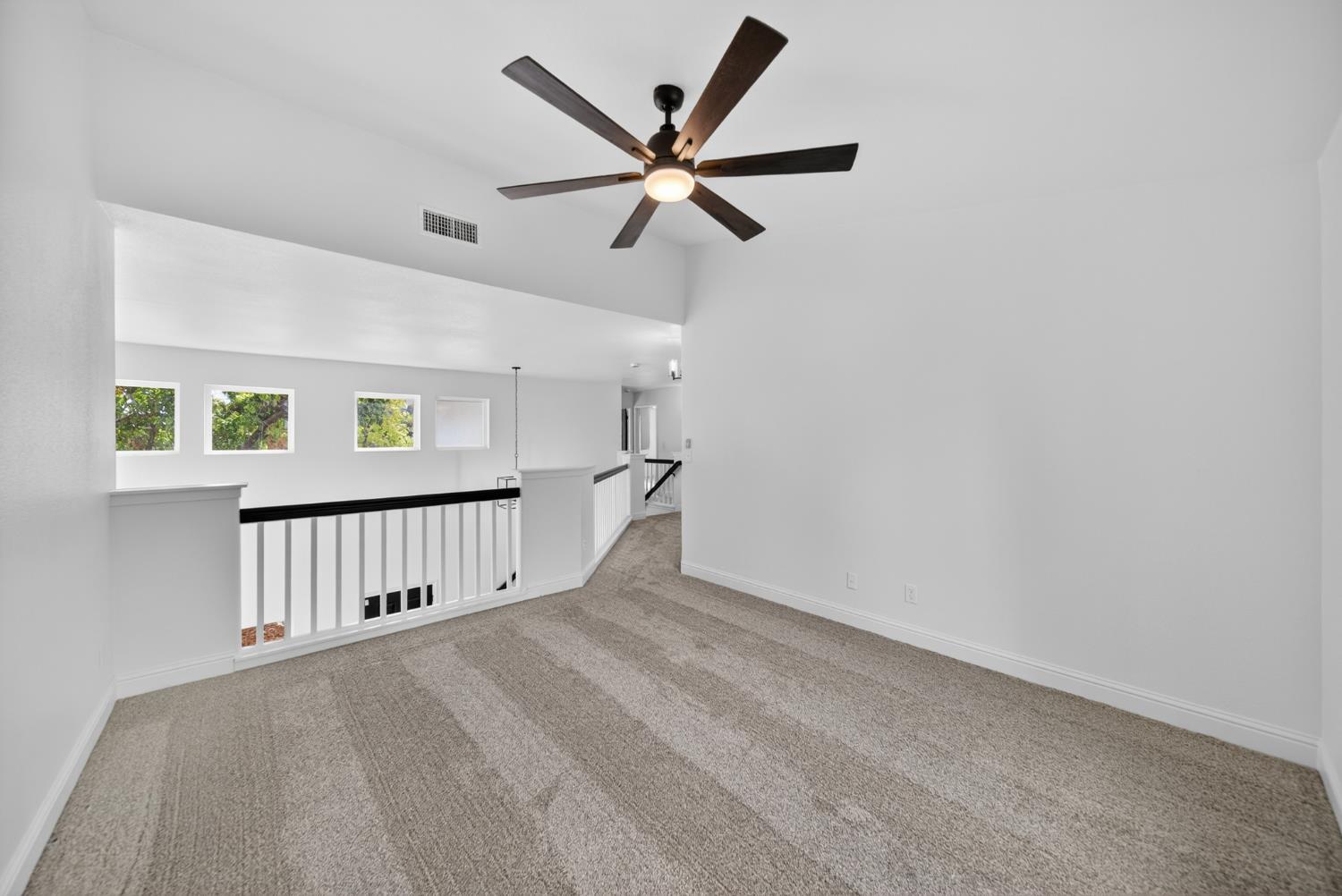 1042 N Stanford Ave, Clovis, CA 93611