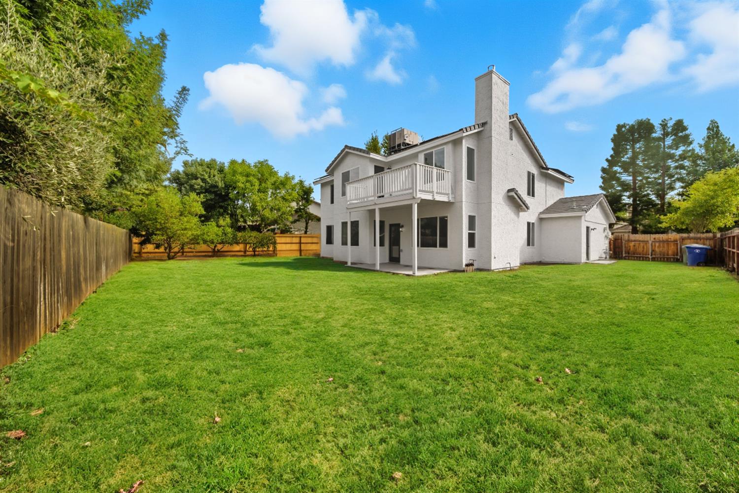 1042 N Stanford Ave, Clovis, CA 93611