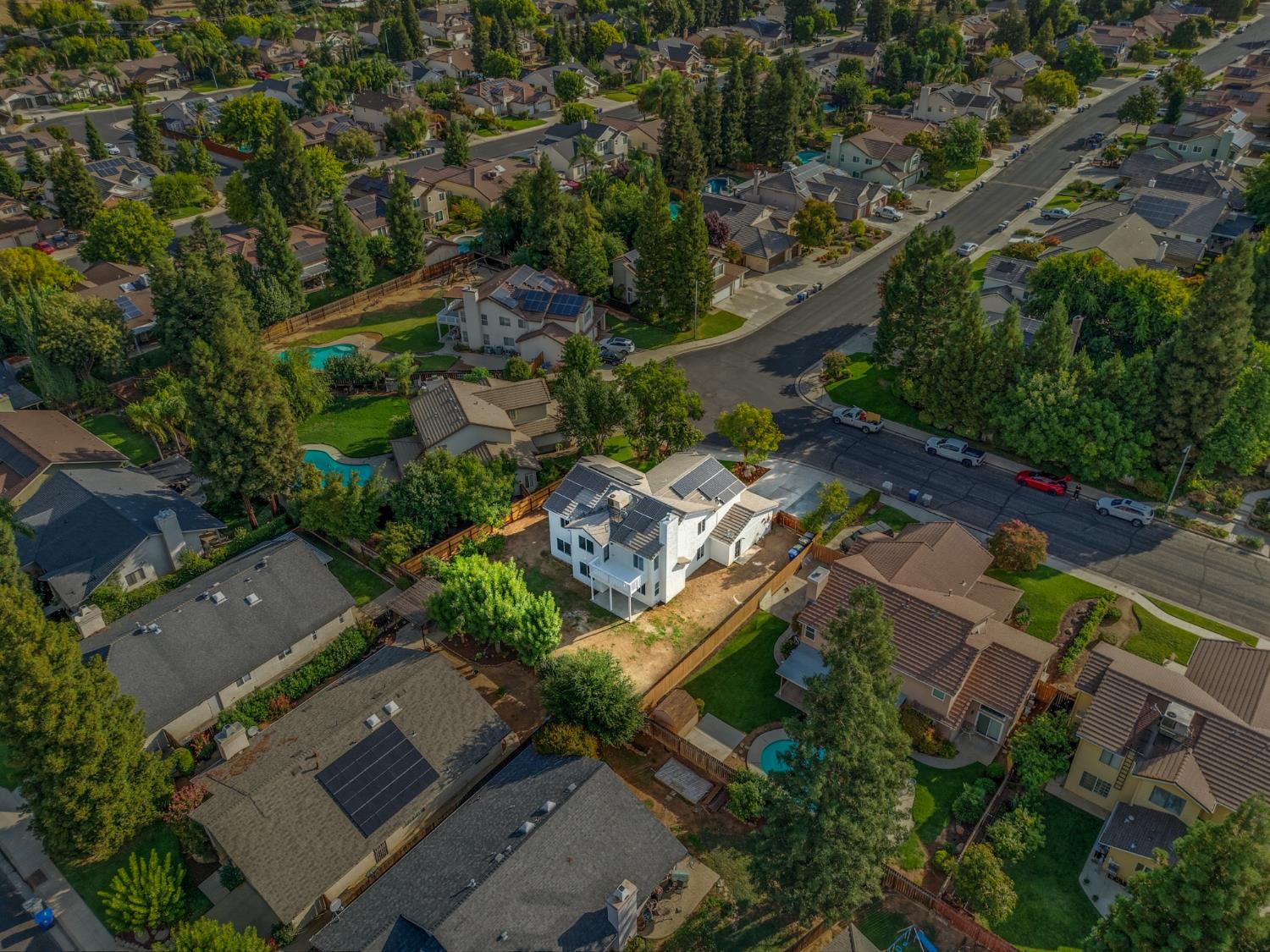 1042 N Stanford Ave, Clovis, CA 93611