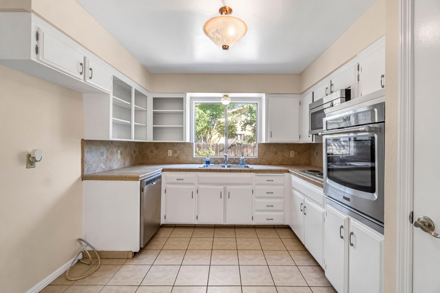 2297 Acacia, Clovis, CA 93612