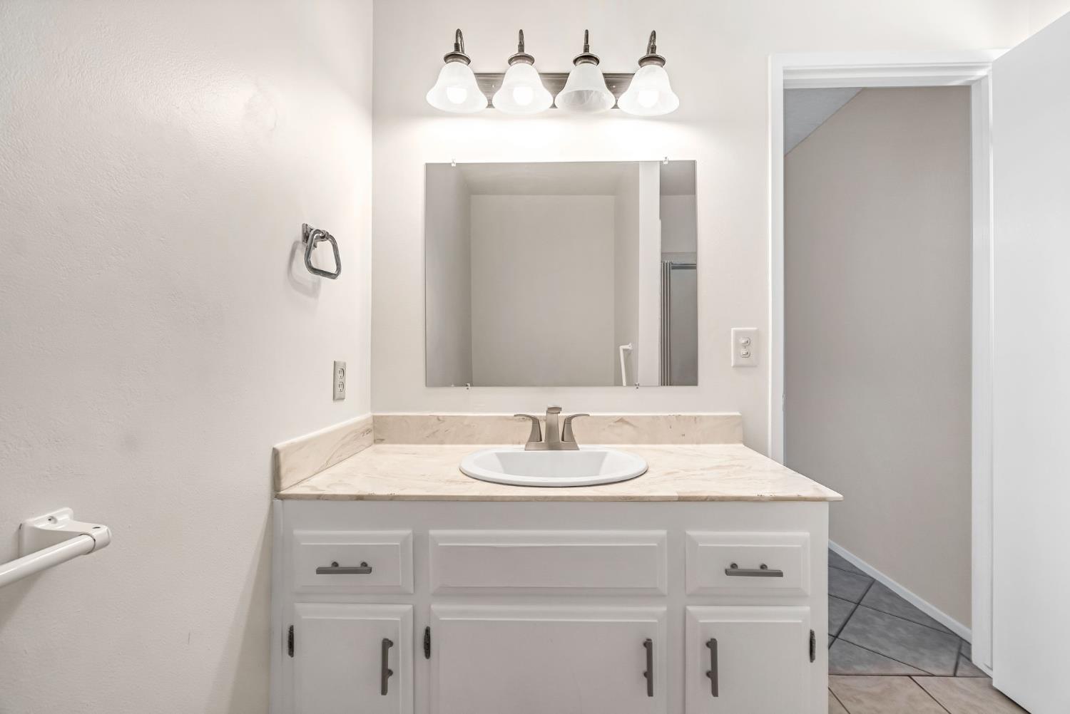 2297 Acacia, Clovis, CA 93612