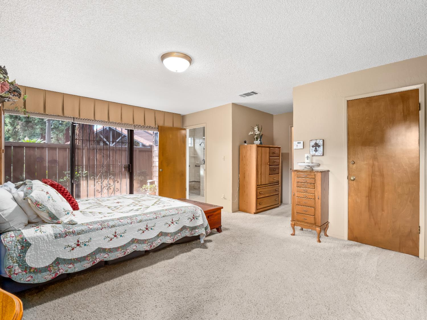 2059 W Barstow, Fresno, CA 93711