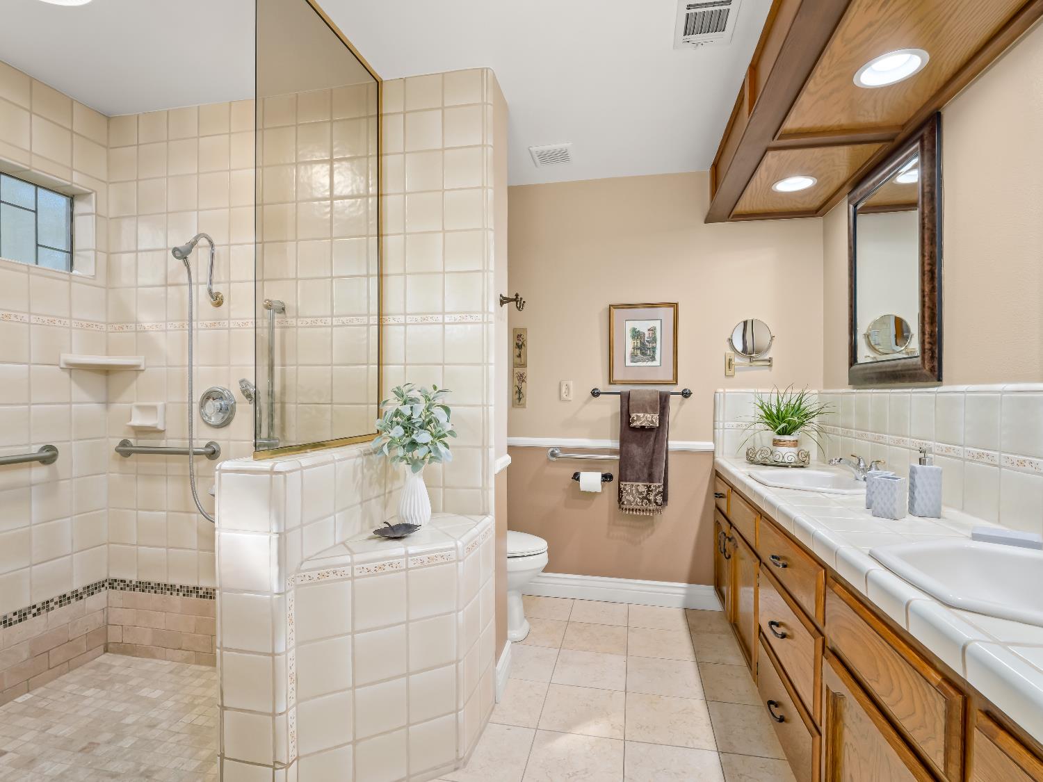 2059 W Barstow, Fresno, CA 93711