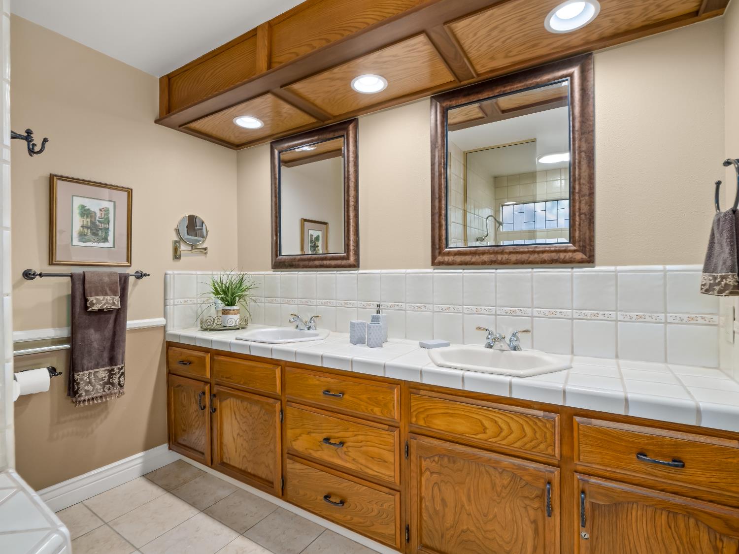 2059 W Barstow, Fresno, CA 93711